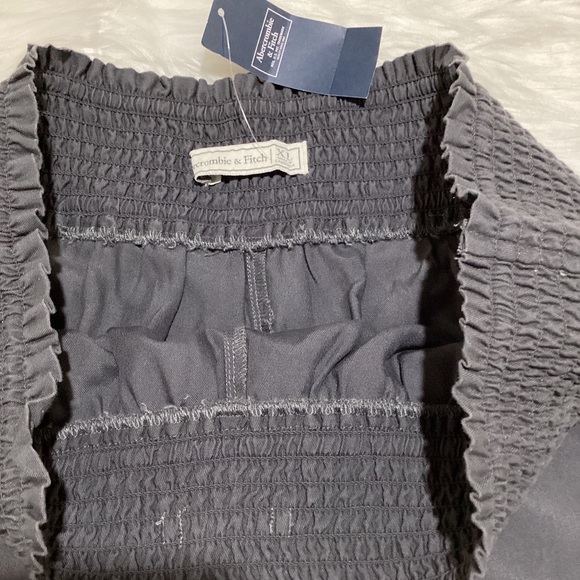 Abercrombie & Fitch Women’s Grey Flowy Gartered Shirred Waistband Shorts - Picture 2 of 4